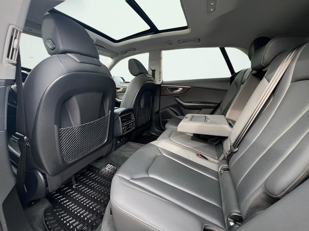 Used 2020 Audi Q8 Premium Plus w/ Premium Plus Package image 18