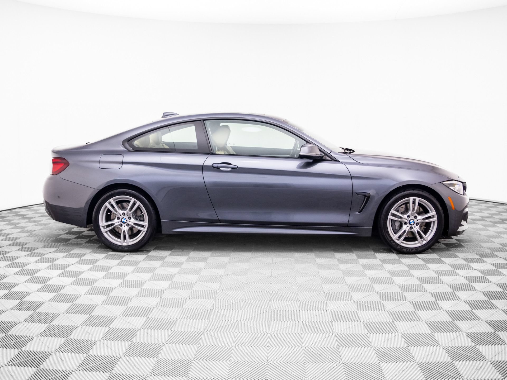 Used 2020 BMW 430i xDrive Coupe w/ M Sport Package AWD/4WD image 8