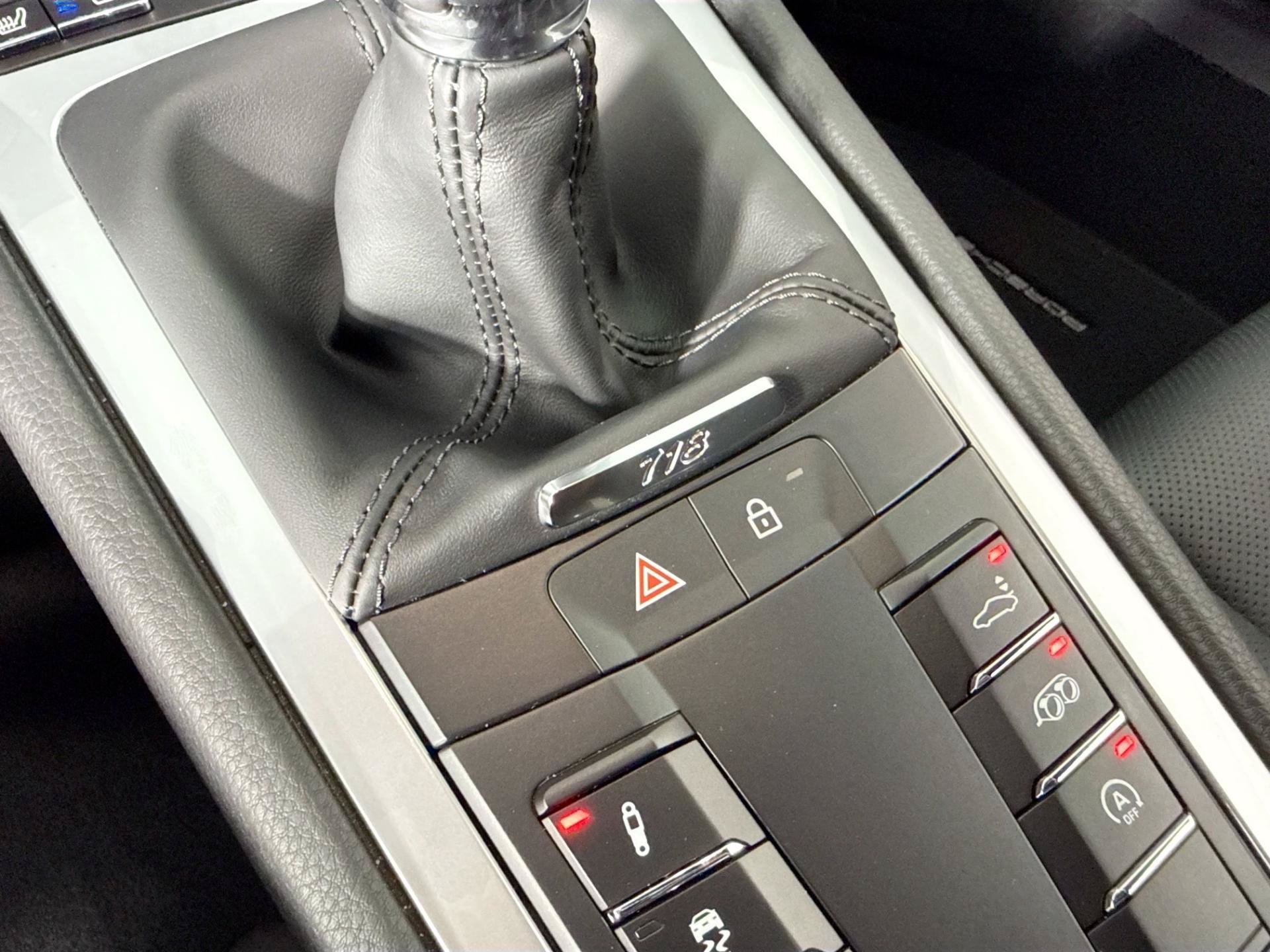 Used 2025 Porsche 718 Cayman RWD image 39