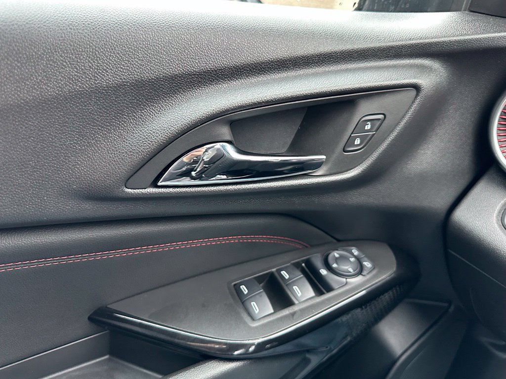Certified 2024 Chevrolet Trax RS w/ Sunroof Package FWD image 20