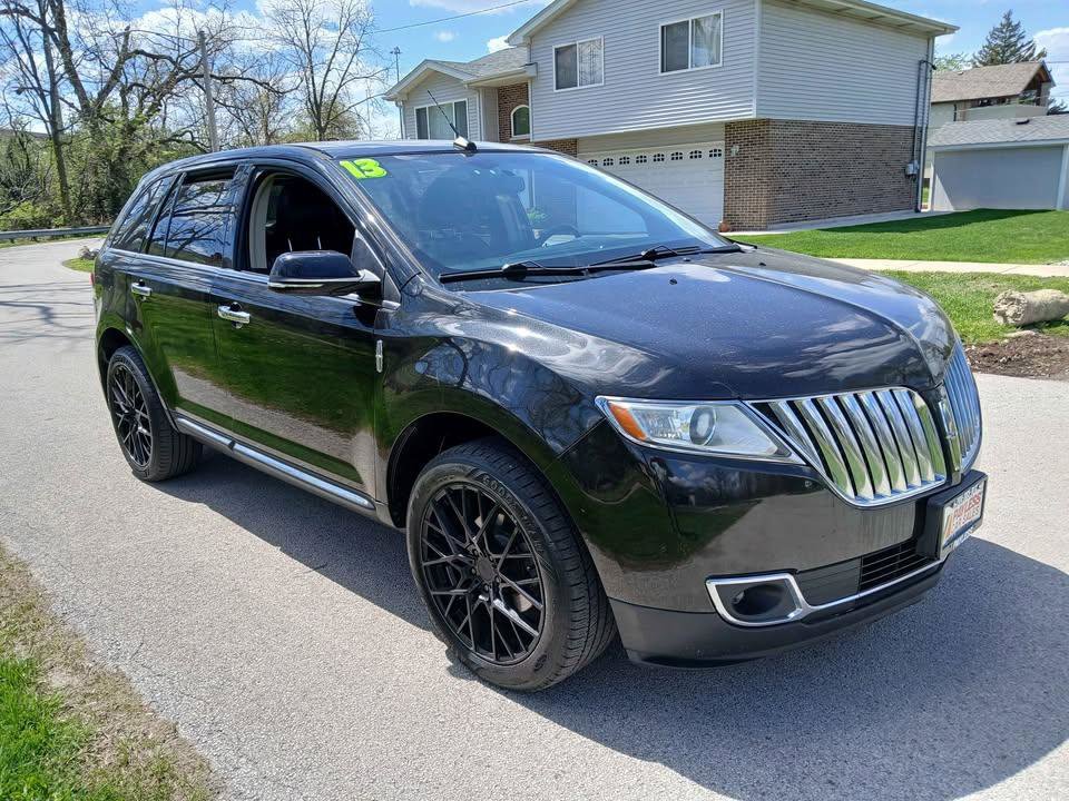 Used 2013 Lincoln MKX AWD image 4