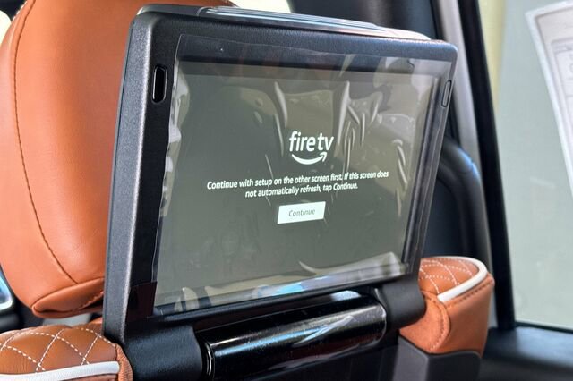 New 2026 Chrysler Pacifica Pinnacle image 12