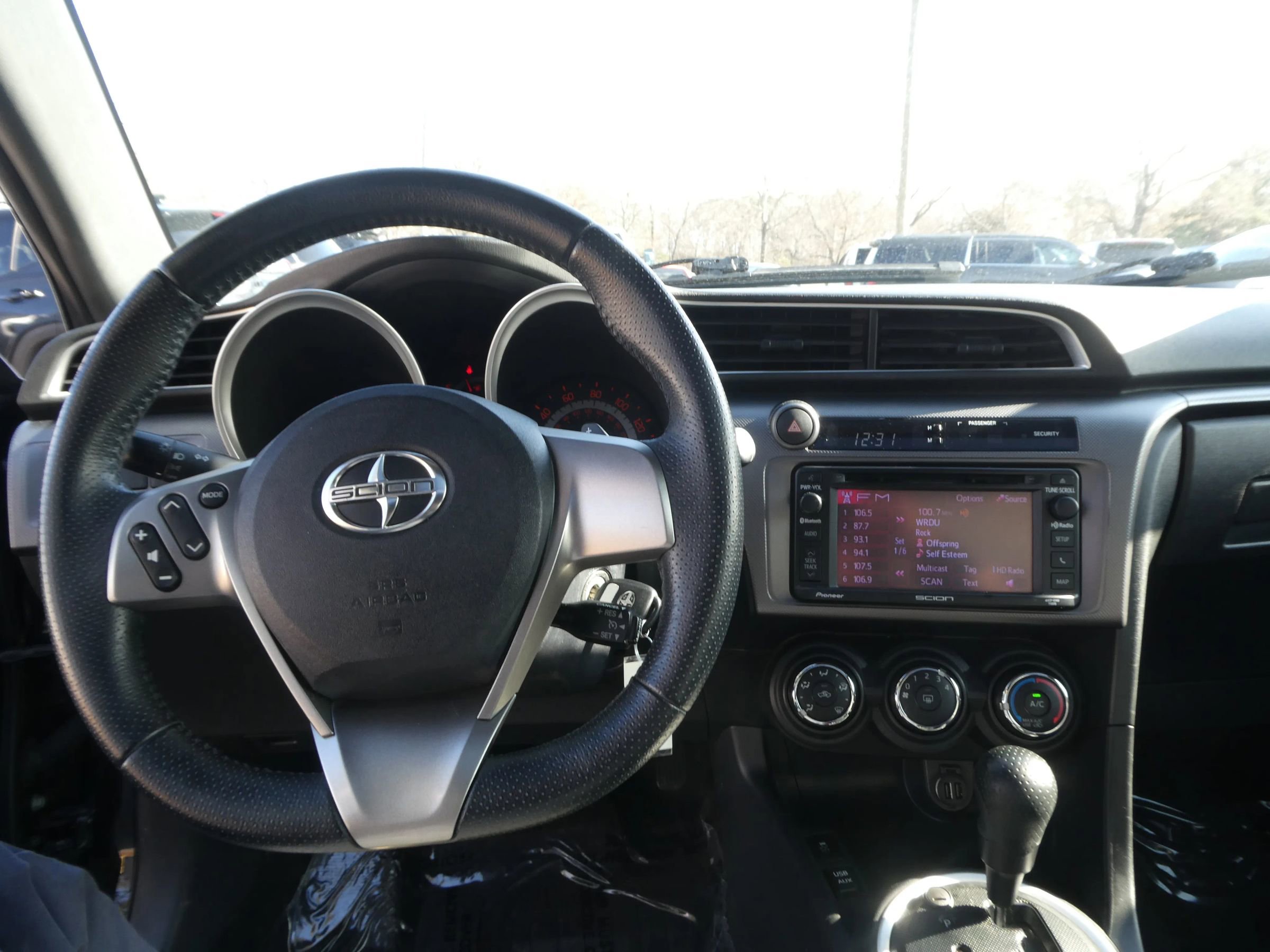 Used 2015 Scion tC image 15