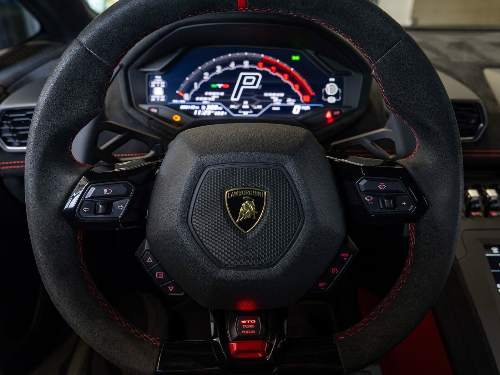Used 2022 Lamborghini Huracan STO RWD image 74