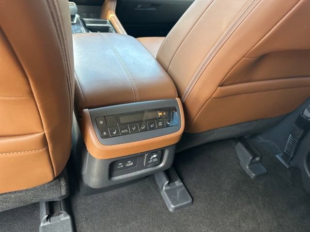 Used 2023 Nissan Pathfinder Platinum w/ Cargo Package AWD/4WD image 19