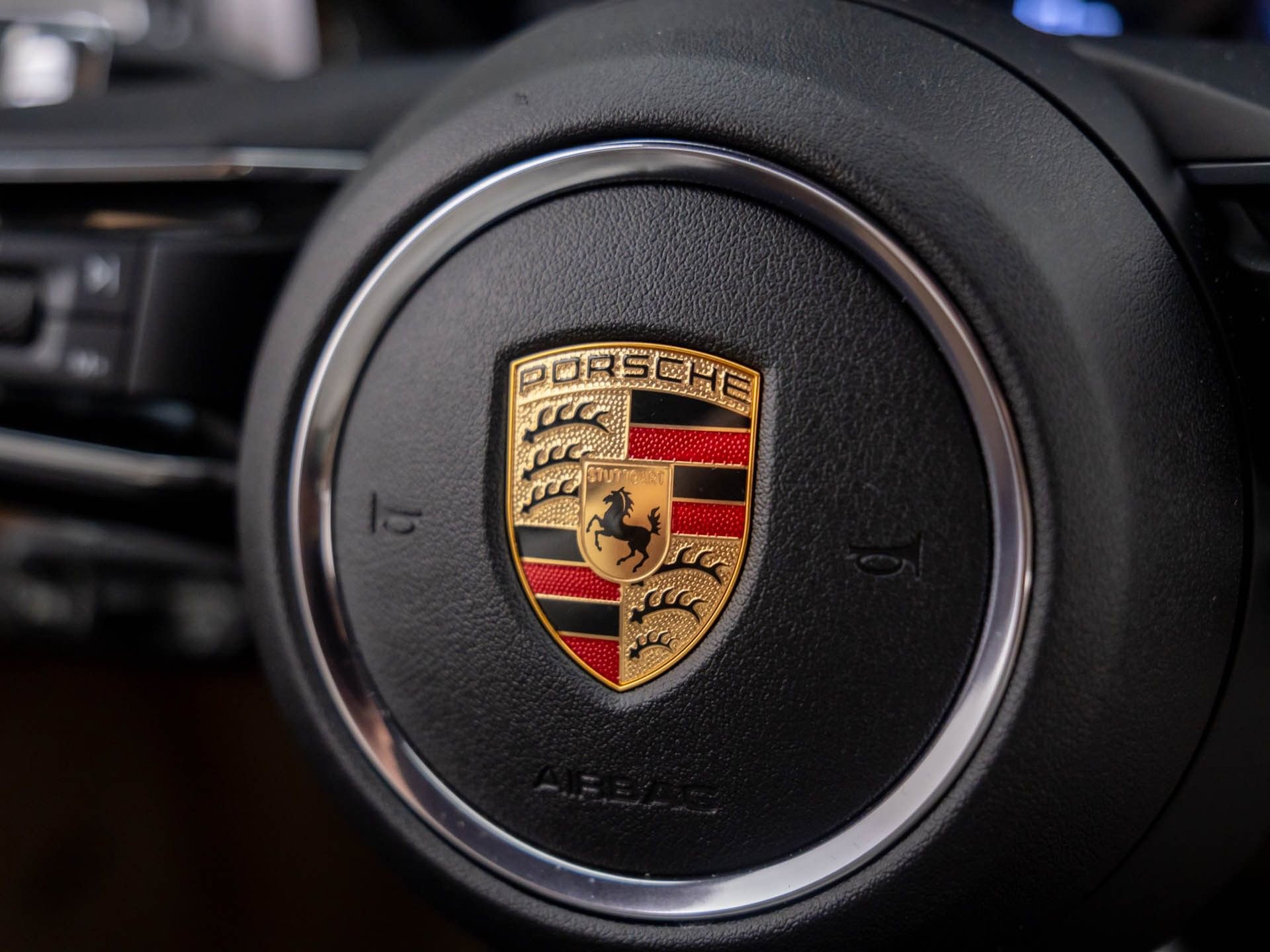 Certified 2025 Porsche Macan image 24