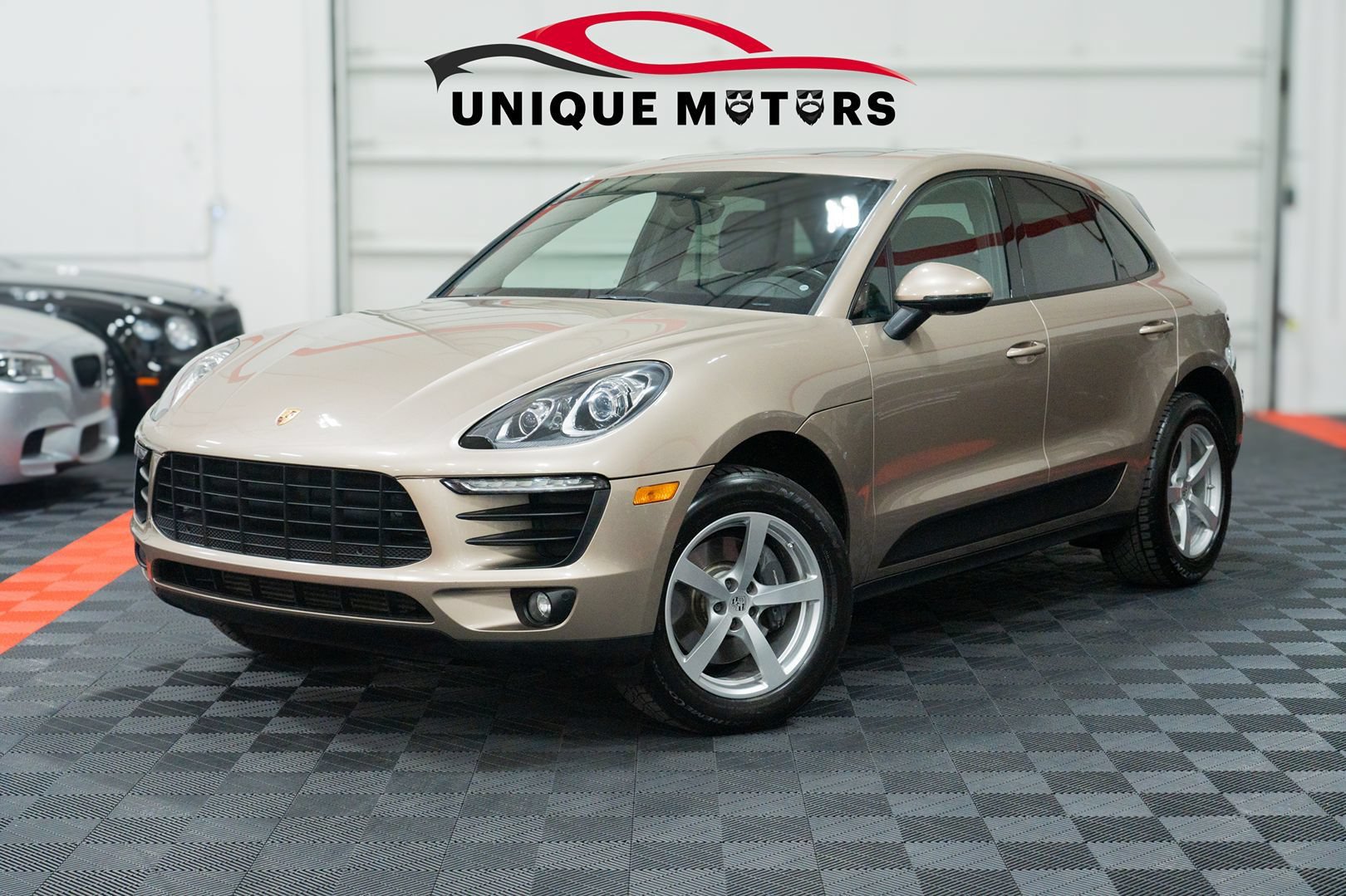 Used 2017 Porsche Macan AWD/4WD image 1