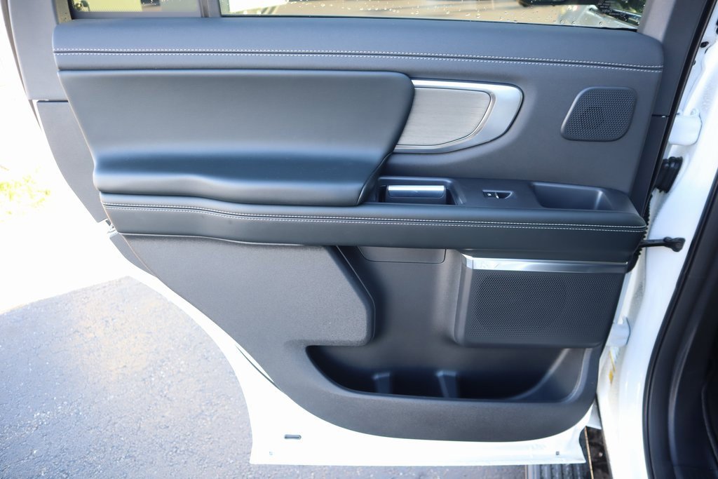 New 2025 Ford Expedition Platinum w/ Driver's Package image 19