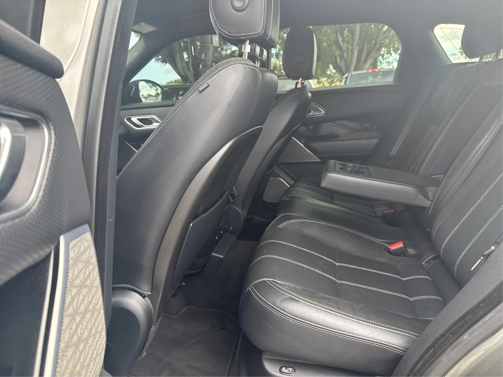 Used 2018 Land Rover Range Rover Velar R-Dynamic SE AWD/4WD image 10