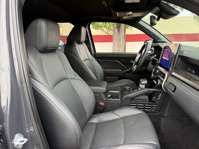 Used 2024 Toyota Tacoma Limited w/ Limited Package (LT) image 32