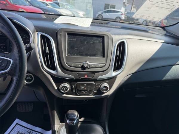 Used 2019 Chevrolet Equinox LS FWD image 12