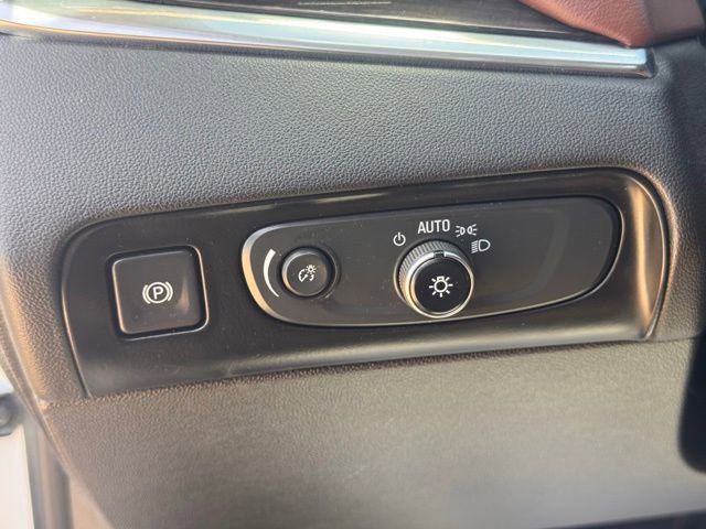 Used 2021 Buick Enclave Avenir w/ Avenir Technology Package AWD/4WD image 15