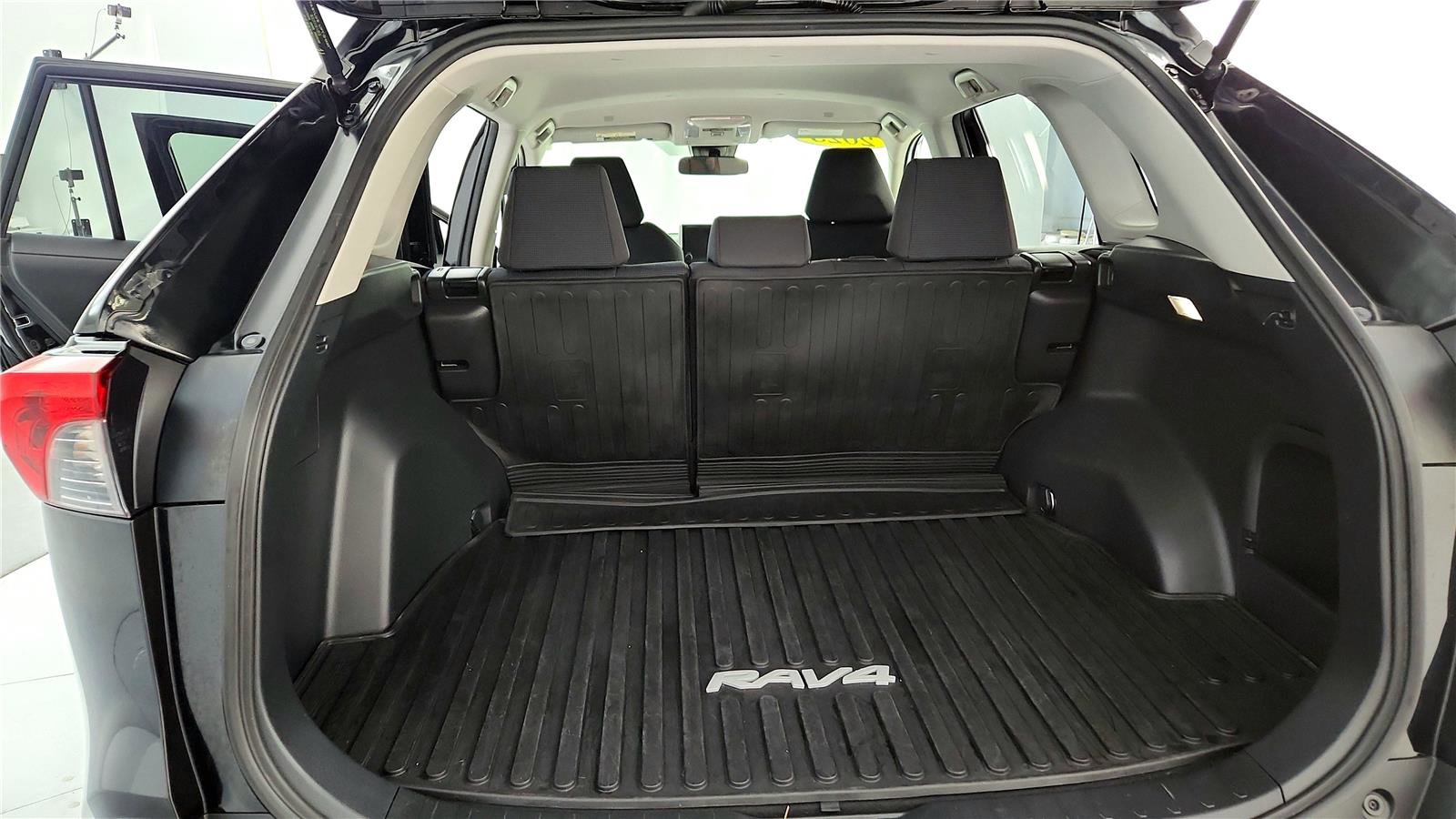 Certified 2023 Toyota RAV4 LE image 19