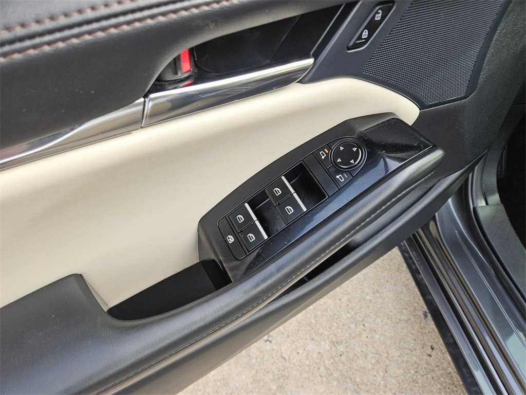 Used 2025 MAZDA MAZDA3 s image 11