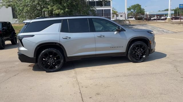 Used 2024 Chevrolet Traverse RS w/ LPO, Floor Liner Package AWD/4WD image 9