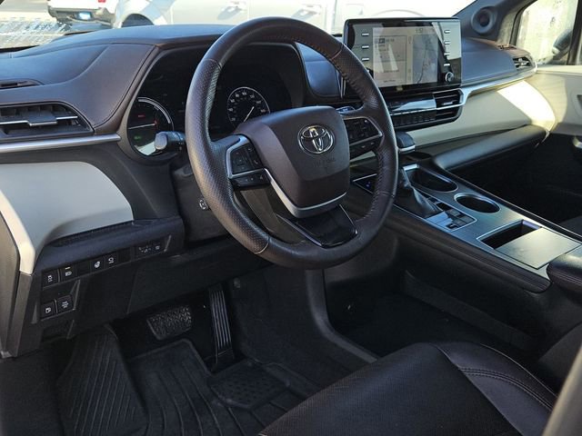 Used 2022 Toyota Sienna Platinum image 26