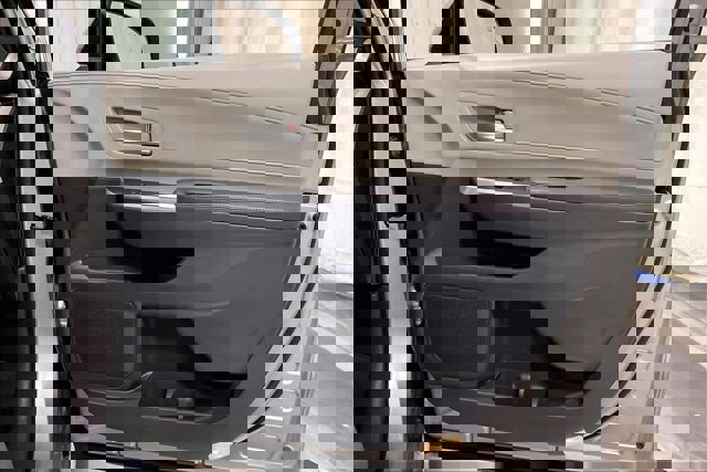 Certified 2024 Toyota Sienna XLE image 25