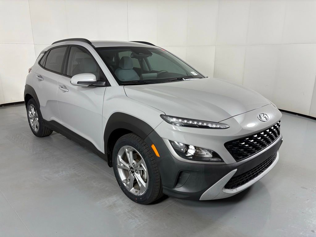 Used 2023 Hyundai Kona SEL image 2
