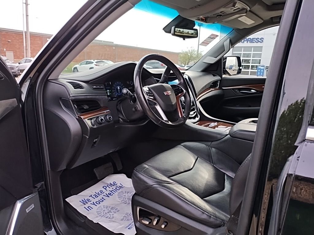 Used 2018 Cadillac Escalade ESV Premium Luxury AWD/4WD image 23