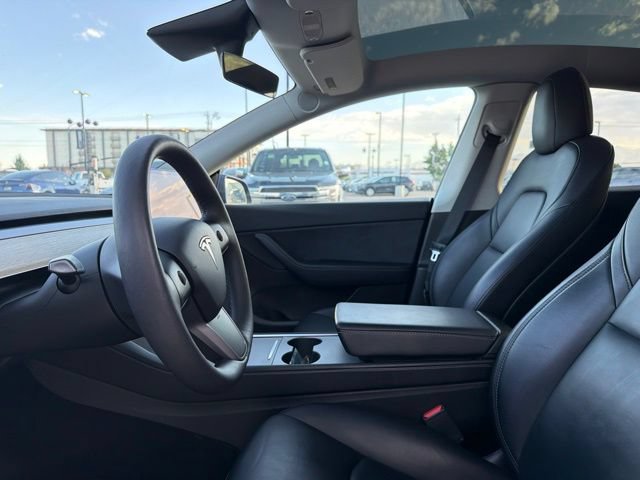 Used 2021 Tesla Model Y Long Range AWD/4WD image 24
