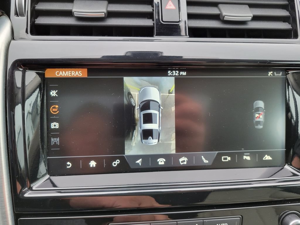 Used 2017 Land Rover Discovery HSE AWD/4WD image 50