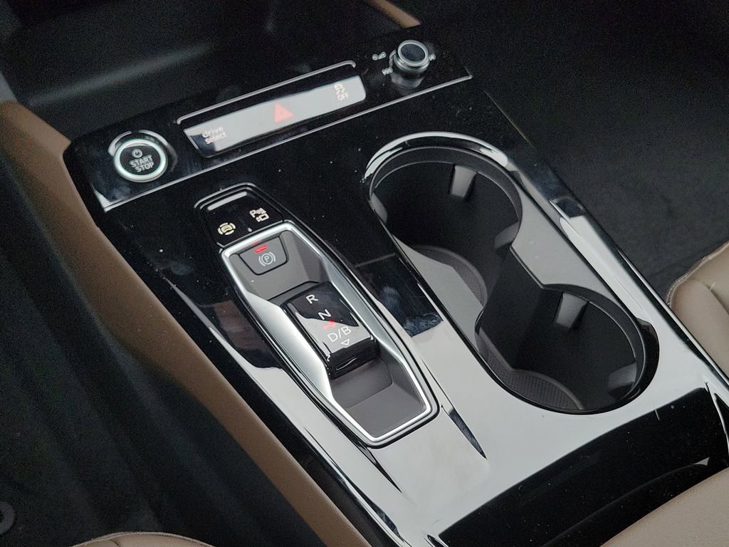 New 2025 Audi Q6 e-tron Premium image 15