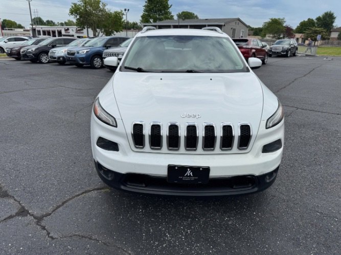 Used 2018 Jeep Cherokee Latitude Plus FWD image 10