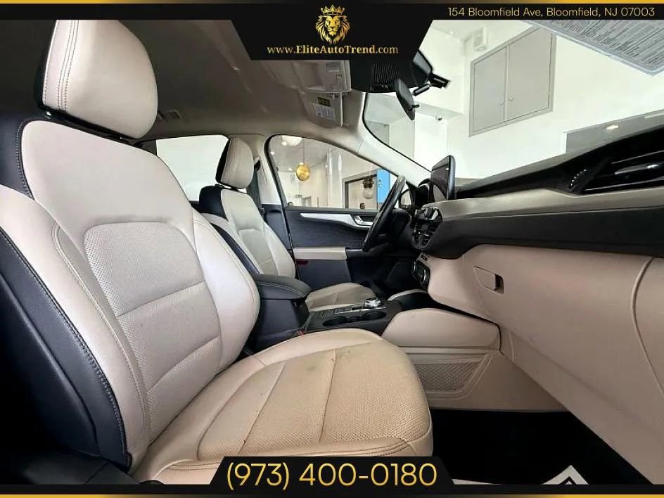 Used 2020 Ford Escape SEL image 19