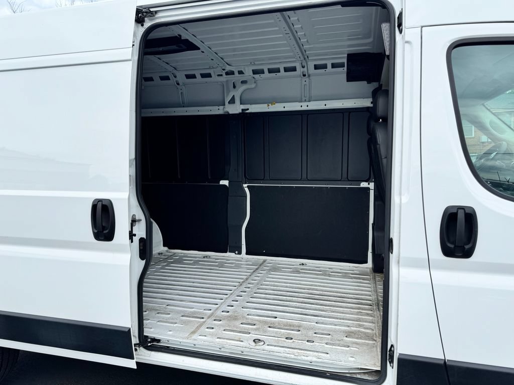 Used 2026 RAM ProMaster 2500 w/ Convenience Group FWD image 14