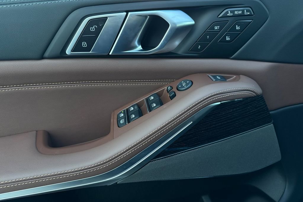 New 2026 BMW X7 M60i w/ Executive Package image 10