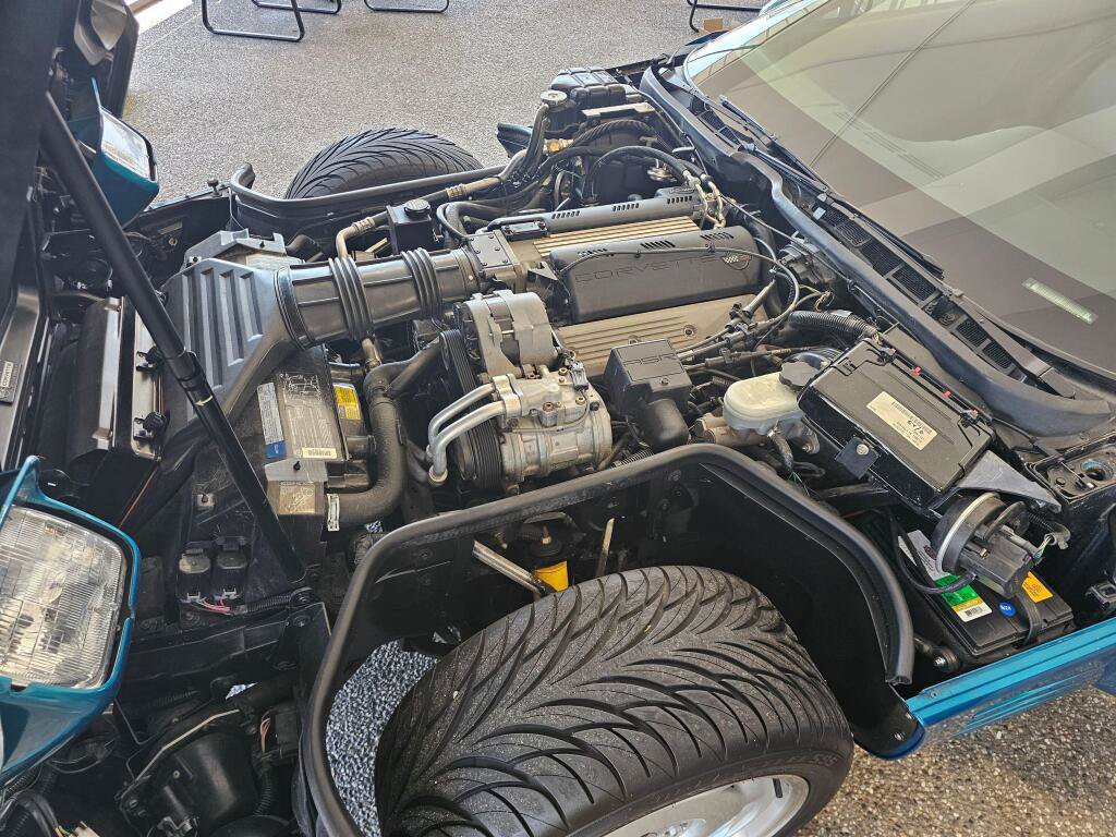 Used 1992 Chevrolet Corvette Convertible RWD image 24