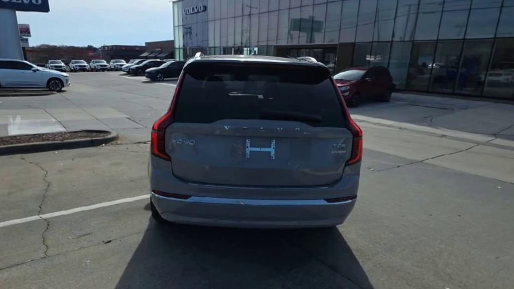 New 2026 Volvo XC90 T8 Plus image 7