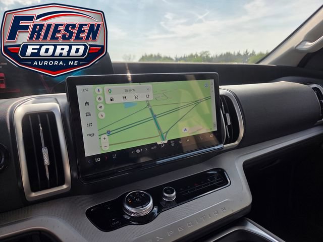Used 2025 Ford Expedition Active AWD/4WD image 18
