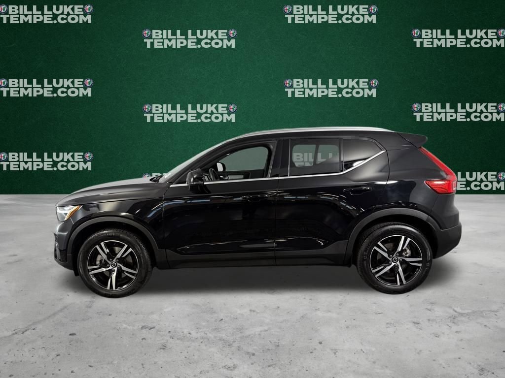 Used 2025 Volvo XC40 B5 Core AWD/4WD image 9