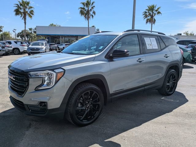 Used 2023 GMC Terrain SLT w/ Elevation Edition image 8