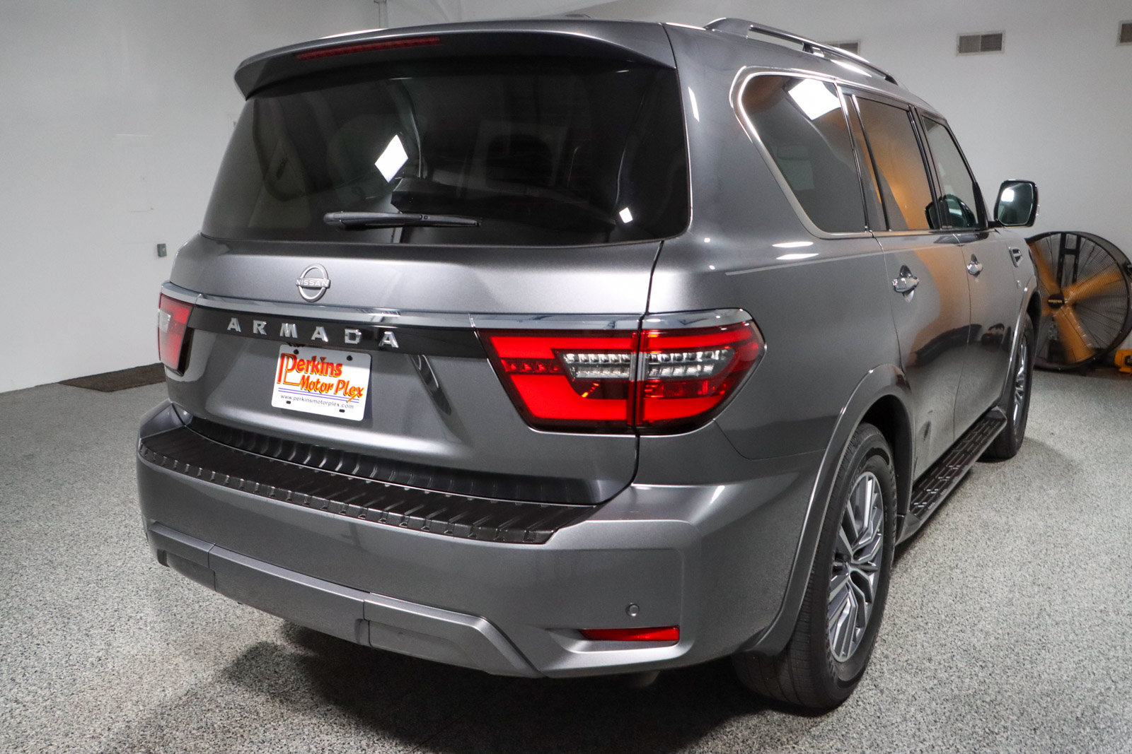 Used 2022 Nissan Armada SV w/ SV Appearance Package RWD image 7