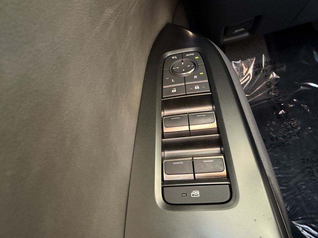 Used 2023 Lexus RZ 450e Premium image 23