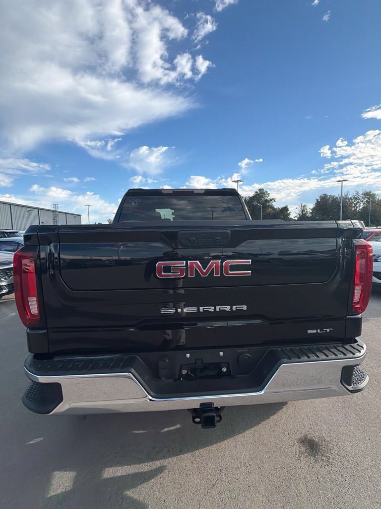 Used 2025 GMC Sierra 1500 SLT AWD/4WD image 4