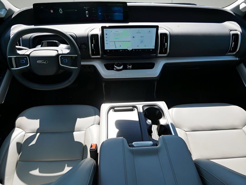 Used 2025 Ford Expedition Active AWD/4WD image 14