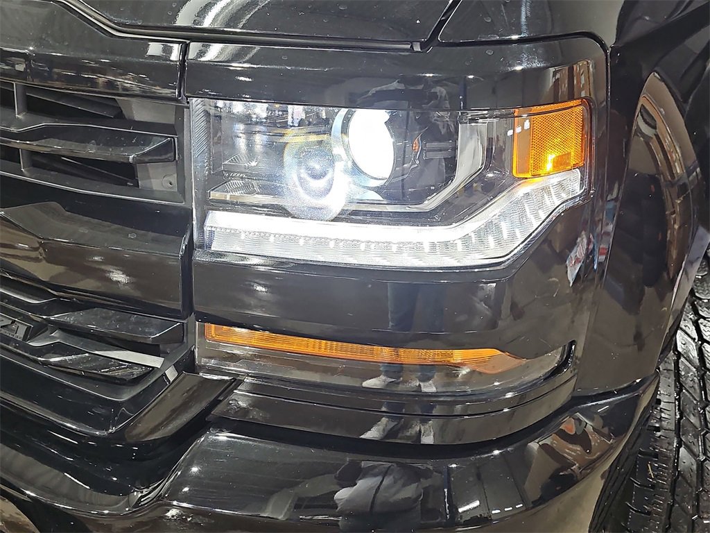 Used 2017 Chevrolet Silverado 1500 LT w/ Midnight Edition image 29