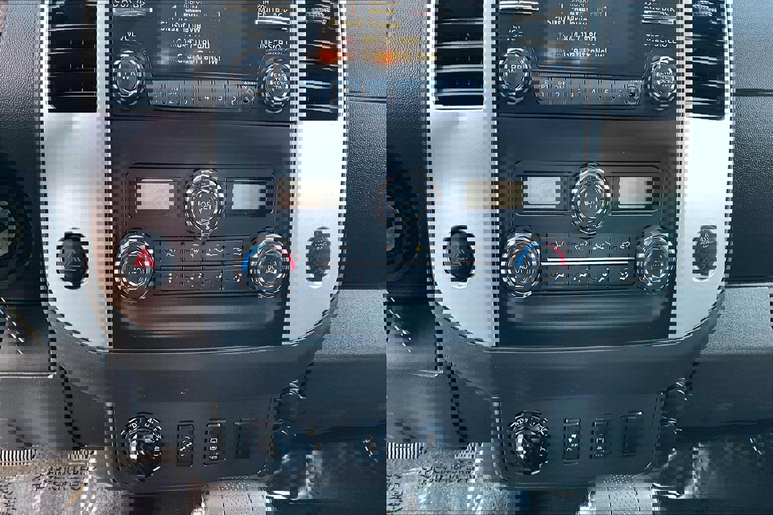 Used 2013 Nissan Frontier SV w/ SV Value Truck Pkg image 16