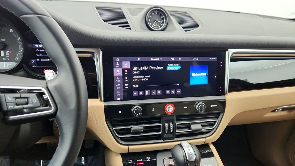 Used 2024 Porsche Macan image 18