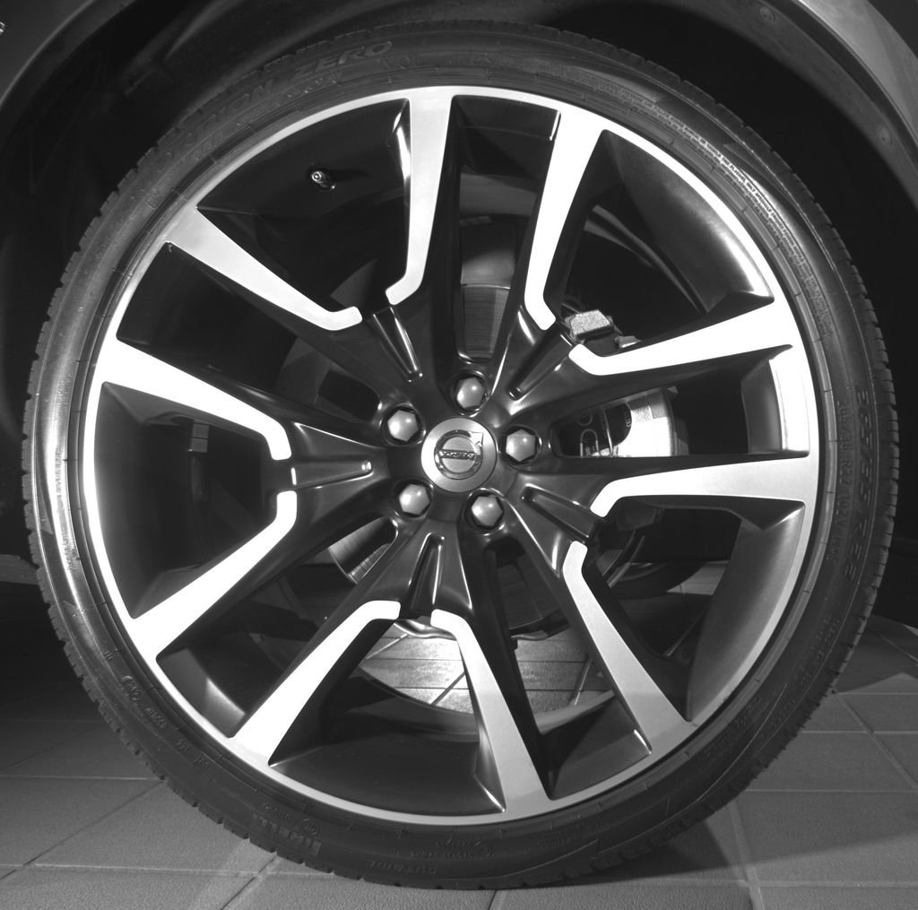 Certified 2024 Volvo XC60 B5 Ultimate w/ Protection Package Premier AWD/4WD image 23