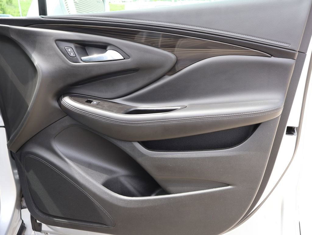 Used 2019 Buick Envision Essence FWD image 8