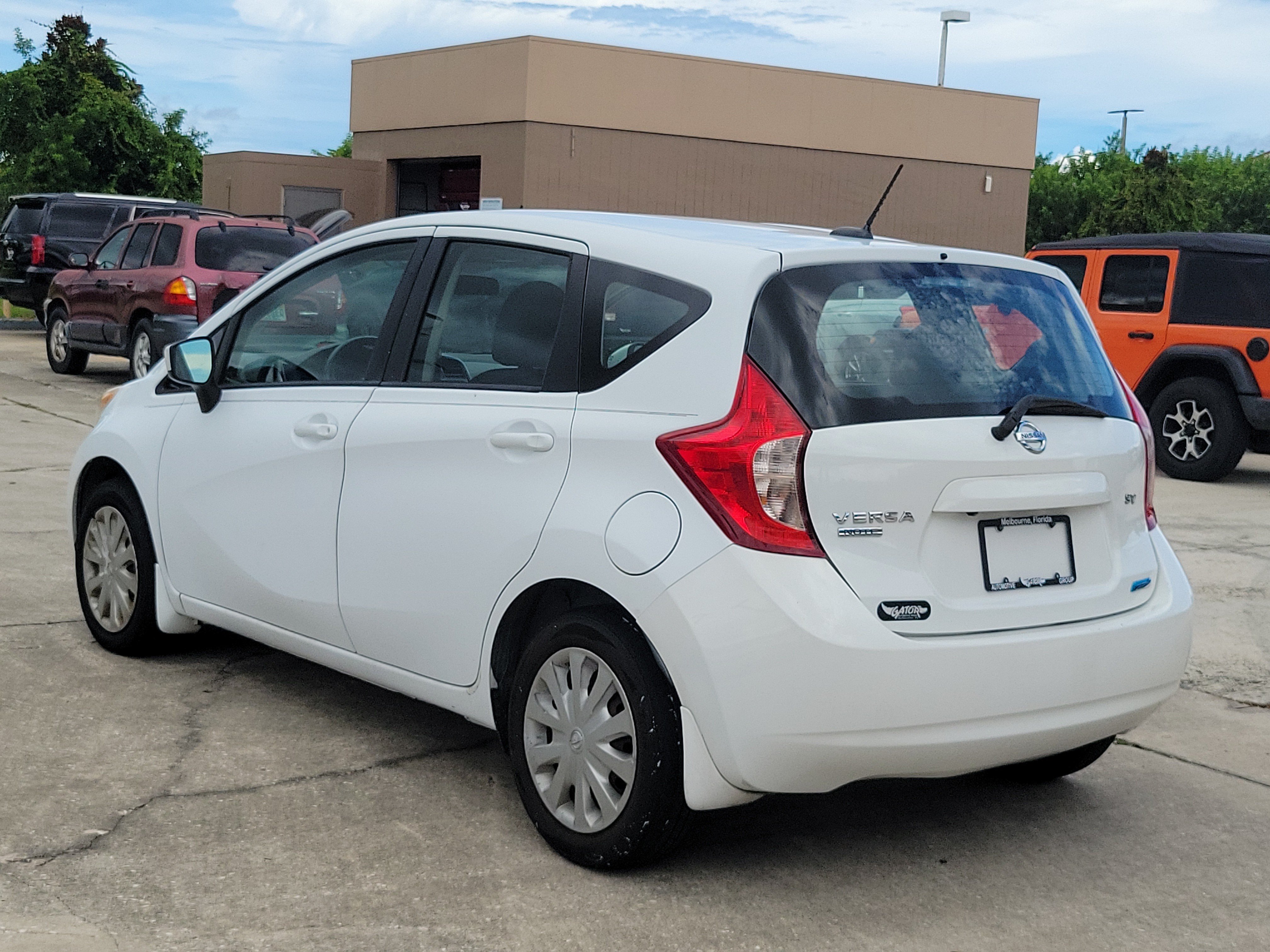 Used 2016 Nissan Versa Note SV FWD image 4