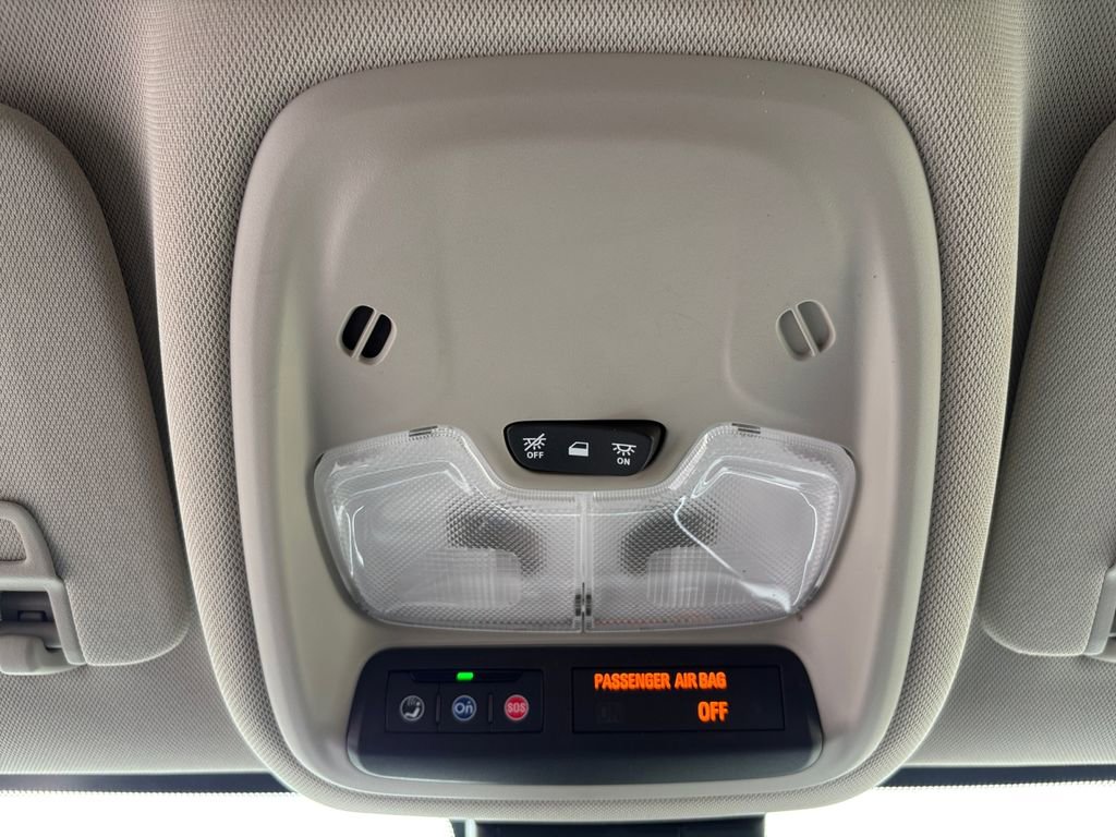 Used 2022 Buick Encore GX Select w/ Sport Touring Package image 31