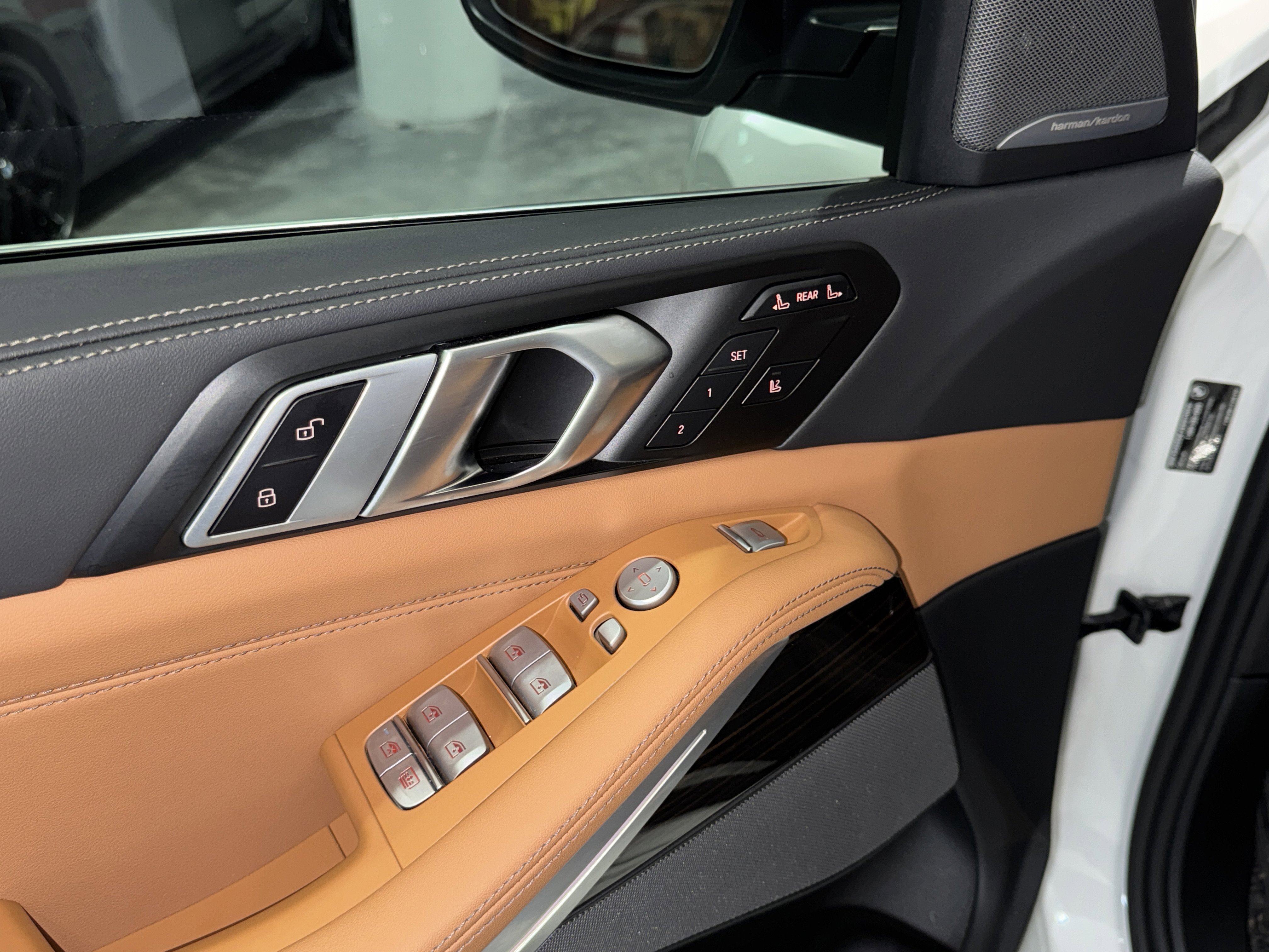 Certified 2025 BMW X7 xDrive40i w/ Premium Package image 18