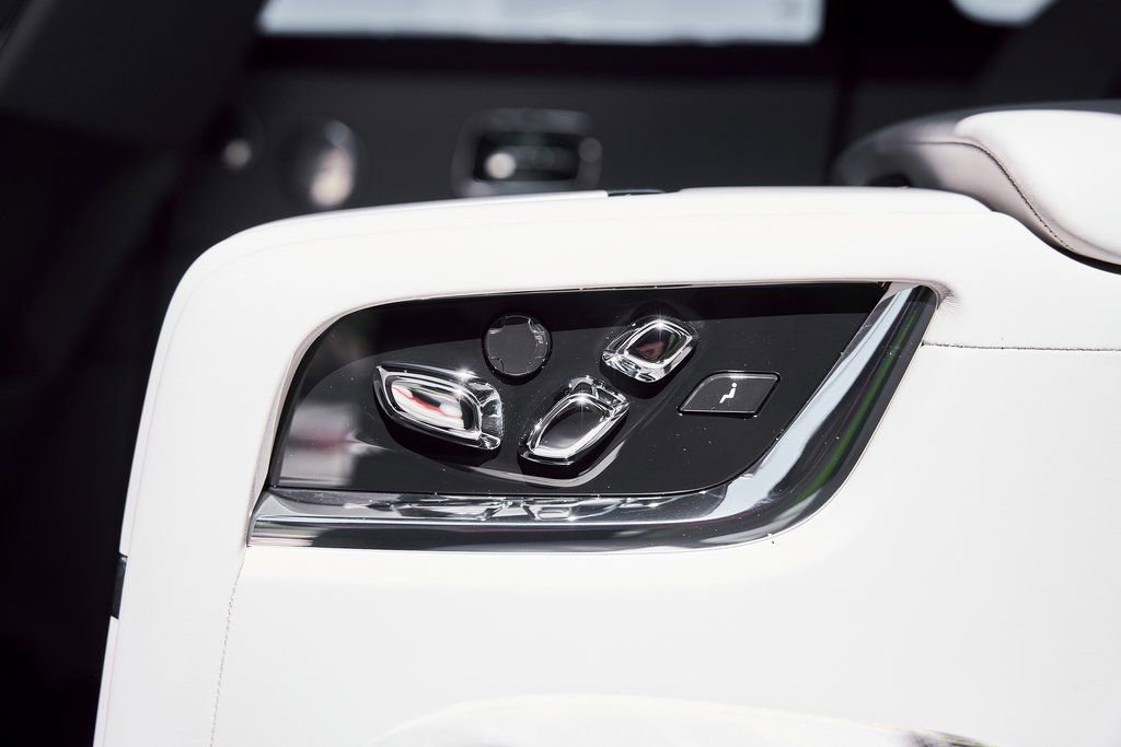 Used 2024 Rolls-Royce Cullinan image 62