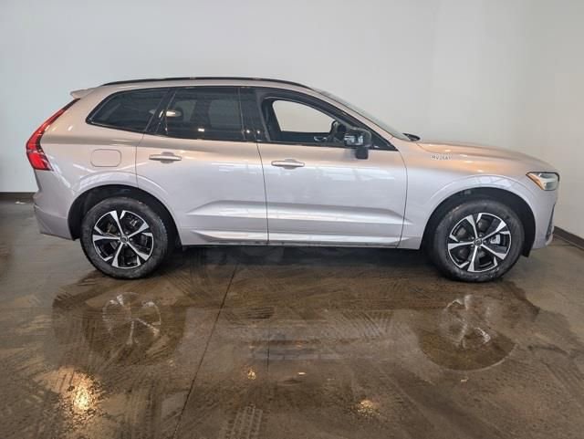 Used 2026 Volvo XC60 B5 Core w/ Climate Package image 6