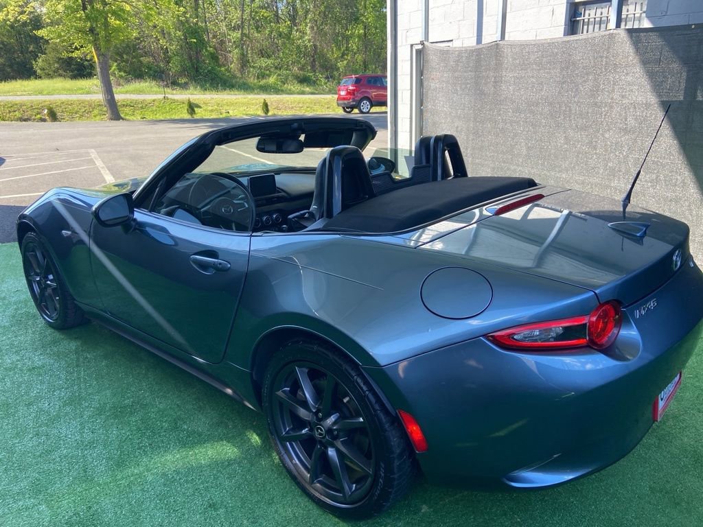 Used 2017 MAZDA MX-5 Miata Grand Touring RWD image 12